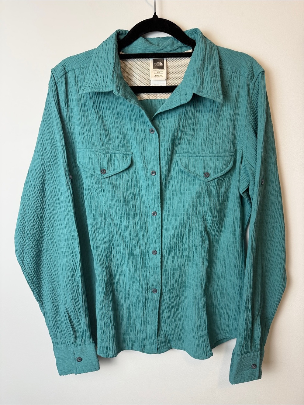 The North Face Crinkle Textured Button Down Shirt Medium